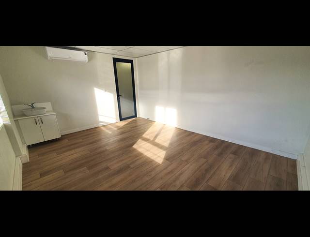 22M² OFFICE TO LET IN PAARL CENTRAL